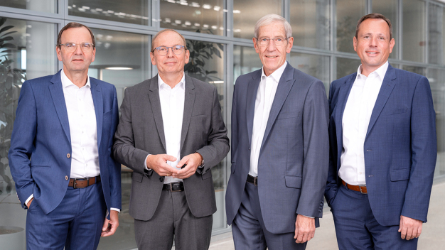 Die neue Optima Geschäftsleitung: Dr. Johannes-Thomas Grobe, Dr. Stefan König, Hans Bühler und Marco Beyl. / The new Optima management team: Johannes-Thomas Grobe, Stefan König, Hans Bühler and Marco Beyl (from left to right).