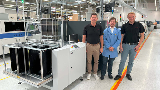 v. l. n. r.: Robert Both (Geschäftsführer FRANK Elektronik), Wolfgang Heyder (Sales Manager ASYS Group), Alexei Sub (Geschäftsführer FRANK Elektronik) / f.l.t.r.: Robert Both (Managing Director FRANK Elektronik), Wolfgang Heyder (Sales Manager ASYS Group), Alexei Sub (Managing Director FRANK Elektronik) v. l. n. r.: Robert Both (Geschäftsführer FRANK Elektronik), Wolfgang Heyder (Sales Manager ASYS Group), Alexei Sub (Geschäftsführer FRANK Elektronik) / f.l.t.r.: Robert Both (Managing Director FRANK Elektronik), Wolfgang Heyder (Sales Manager ASYS Group), Alexei Sub (Managing Director FRANK Elektronik)