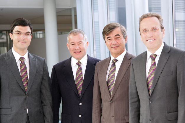 Das Managementteam der ENGEL Holding GmbH von links nach rechts: Stefan Engleder (CTO), Gotthard Mayringer (CFO), Peter Neumann (CEO) und Christian Pum (CSO). 