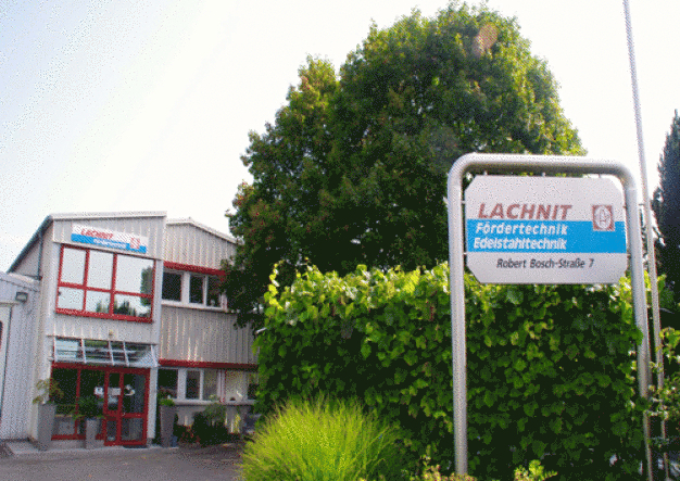 Die EAP Lachnit GmbH hat ihren Hauptsitz im schwäbischen Elchingen bei Ulm und hat sich seit mehr als 30 Jahren auf Einrichtungen, Geräte und Sondermaschinen für Fördertechnikaufgaben in der Lebensmittel-, Chemie- und Pharmaindustrie spezialisiert. (Bild: EAP Lachnit)