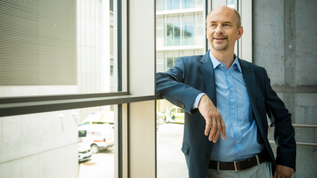 „Da KI sehr stark auf die Auswertung von Daten und Bildern setzt, sehen wir das meiste Potential in der Planung und Ausführungsvorbereitung“, so Christian Lorenz, Geschäftsführer von Lorenz Consult. (Fotocredit: © Lorenz Consult, Jürgen Skarwan)