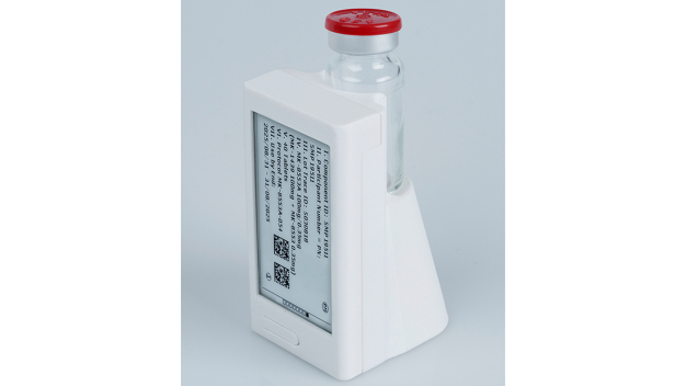 Das Digital Display Label von Schreiner MediPharm verfügt über eine digitale Anzeige, deren Inhalte in Echtzeit aktualisiert werden können – für maximale Flexibilität und Aktualität in klinischen Studien. © Schreiner MediPharm / The Digital Display Label from Schreiner MediPharm has a digital indicator whose content can be updated in real time—for maximum flexibility and relevance in clinical trials. © Schreiner MediPharm Das Digital Display Label von Schreiner MediPharm verfügt über eine digitale Anzeige, deren Inhalte in Echtzeit aktualisiert werden können – für maximale Flexibilität und Aktualität in klinischen Studien. © Schreiner MediPharm / The Digital Display Label from Schreiner MediPharm has a digital indicator whose content can be updated in real time—for maximum flexibility and relevance in clinical trials. © Schreiner MediPharm