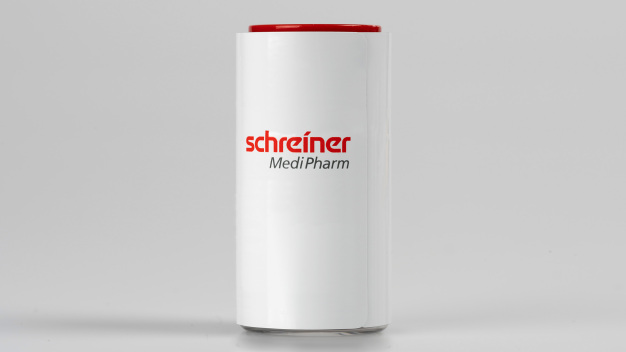 Das opake Label von Schreiner MediPharm umschließt das Vial vollständig und bietet damit einen optimalen Lichtschutz und eine Verblindungslösung in einem. © Schreiner MediPharm / The opaque label from Schreiner MediPharm completely wraps around the vial, thus combining optimal light protection and a blinding solution. © Schreiner MediPharm