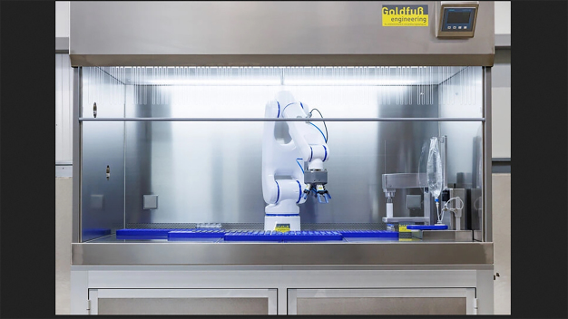 Goldfuß Engineering hat gemeinsam mit dem Containment-Experten Weiss Pharmatechnik eine neue robotergestützte Abfüllanlage für kleine Losgrößen konzipiert. ©Goldfuß Engineering GmbH / Goldfuß Engineering has developed a new robot-based filling line for small batch sizes together with the containment expert Weiss Pharmatechnik. ©Goldfuß Engineering GmbH