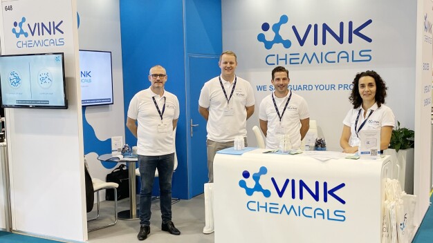 Auf der Lubricant Expo 2024 in Düsseldorf, Messestand 341, informiert das Experten-Team von Vink Chemicals über das Produktportfolio aus den Bereichen Technische Biozide und Spezialchemikalien. (Bild: Vink Chemicals)